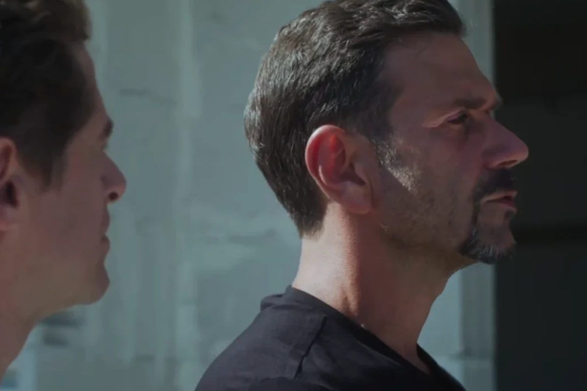 Μια νύχτα μόνο: Ο  Σταύρος μαχαιρώνει πισώπλατα τον Οδυσσέα