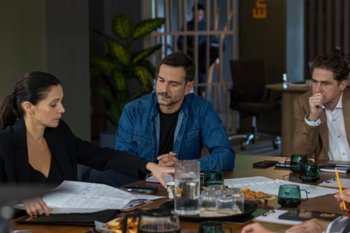 Μια νύχτα μόνο: Ο Σταύρος μαθαίνει για την πρόταση γάμου και διεκδικεί ανήθικα την Αρετή