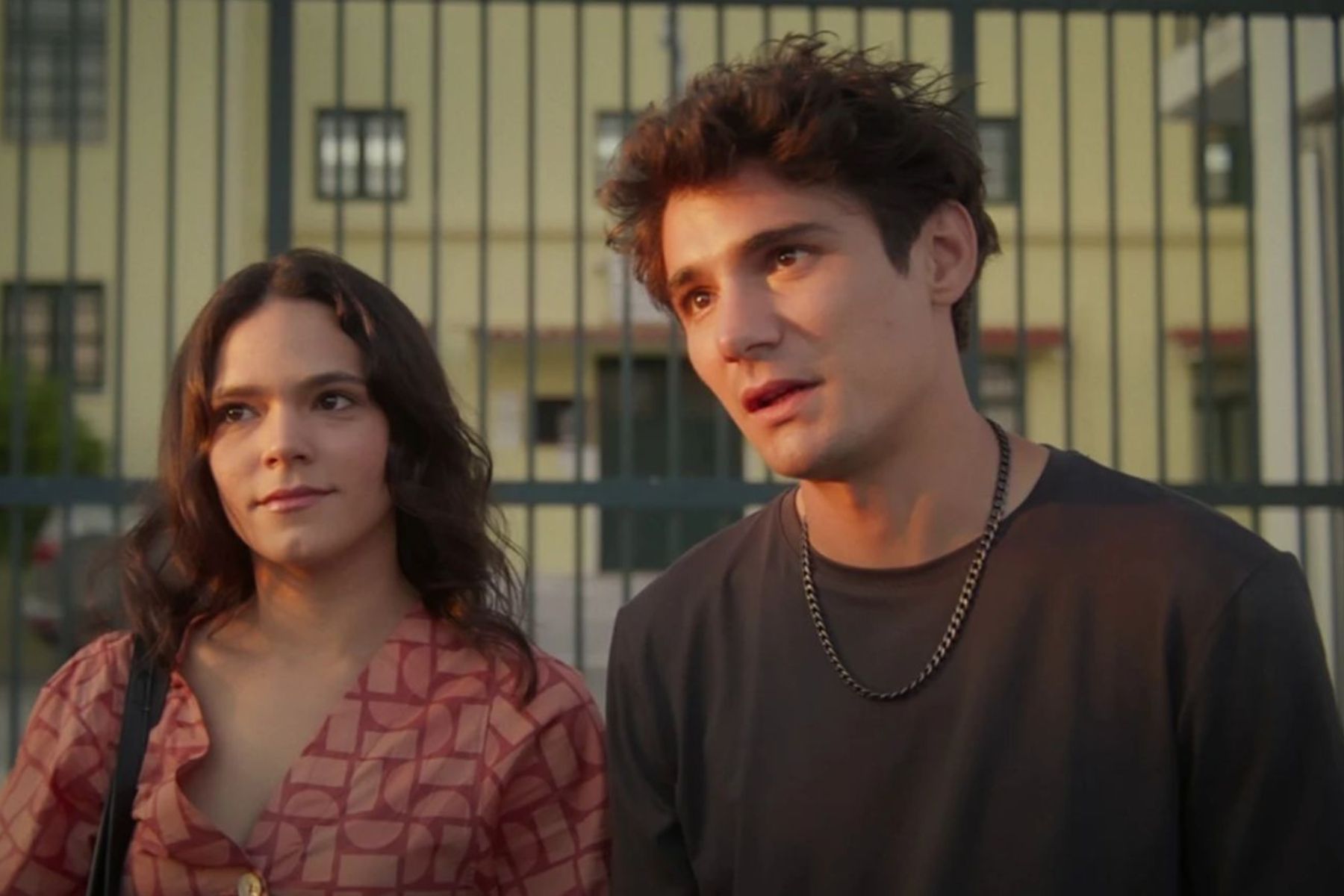 Να μ' αγαπάς-spoilers-