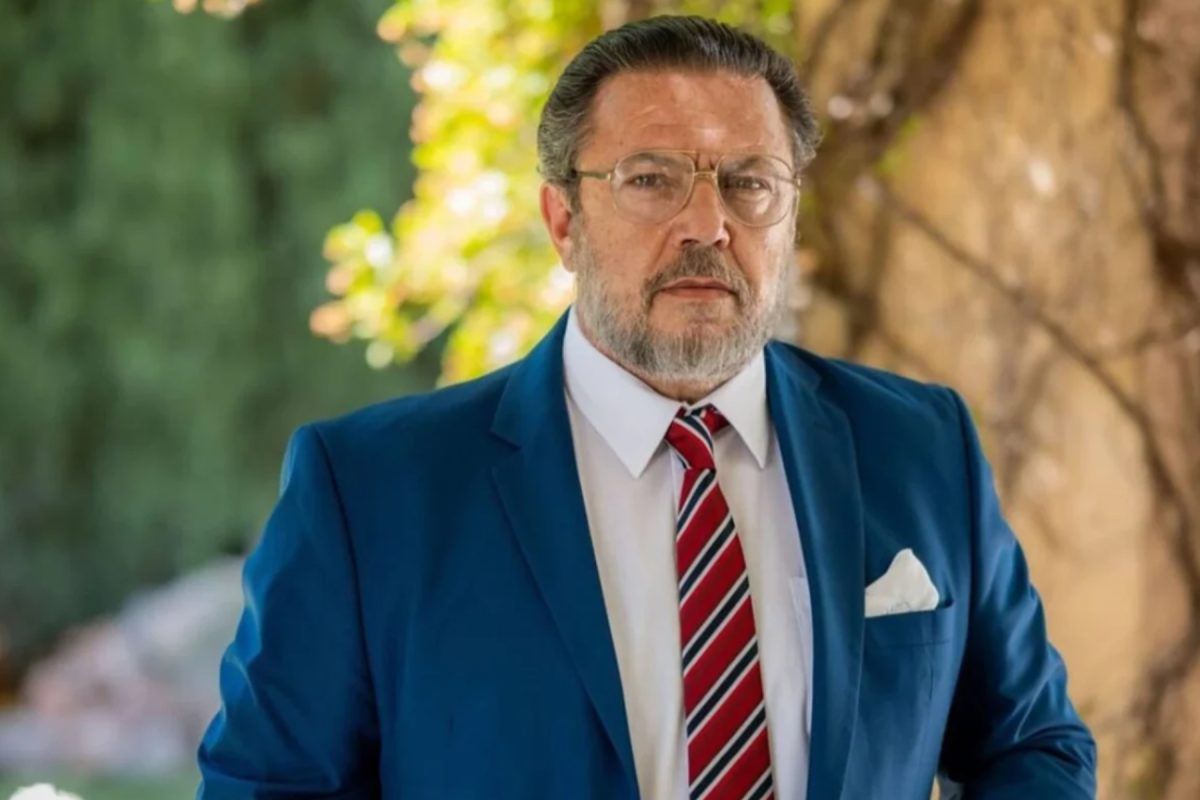 Να μ'αγαπάς-Θεόφιλος-