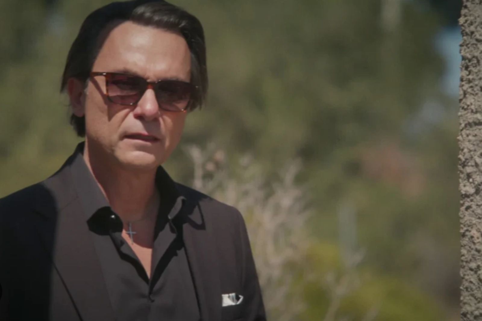 Να μ' αγαπάς-Άγγελος