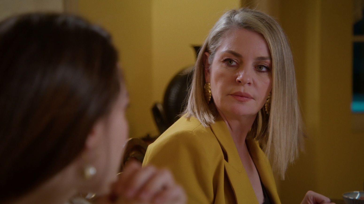 Να μ' αγαπάς-Σοφία