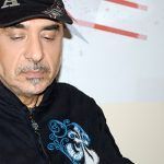 Ο Νότης Σφακιανάκης βρίσκεται σε τεράστιο σοκ μετά τον θάνατο της γυναίκας του (βίντεο)