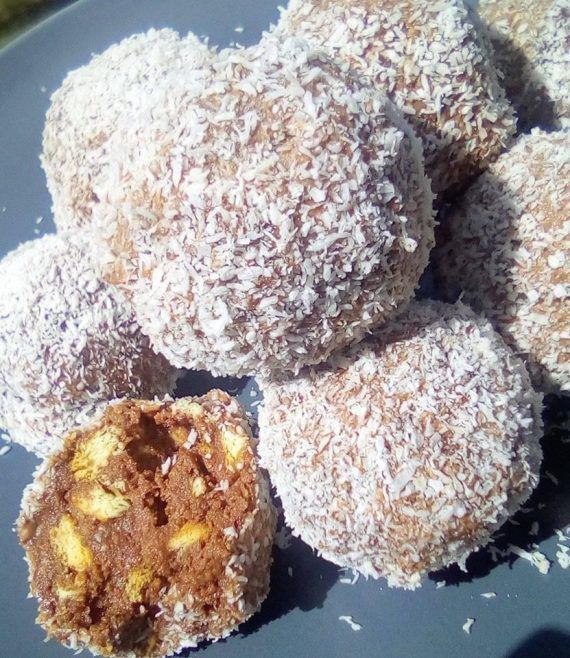 τρουφάκια-με-ινδοκάρυδο-και-μπισκότα-