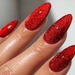 Οι πιο εντυπωσιακές ιδέες για Χριστουγεννιάτικα νύχια τα φετινά Χριστούγεννα