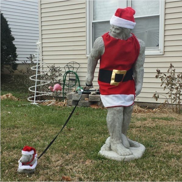 Οι πιο κιτς Χριστουγεννιάτικοι στολισμοί που θα σε κάνουν να κλάψεις από τα γέλια