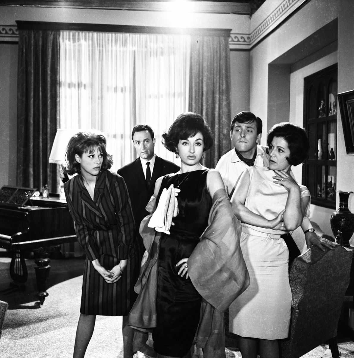 Όταν η Μάρθα Καραγιάννη συνάντησε τον Ρόμπερτ Μίτσαμ για ελενα αφτιαχτο