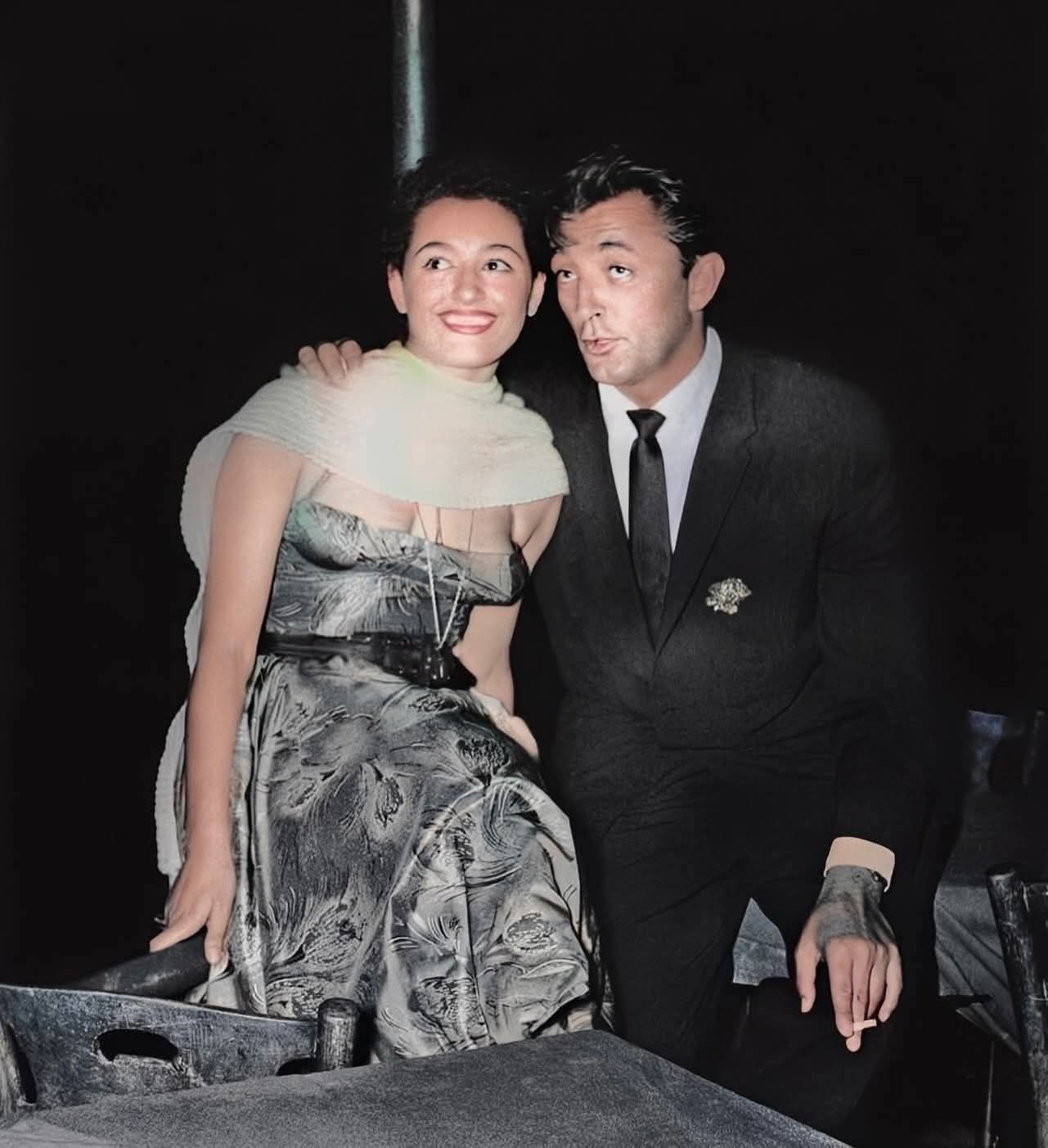 Όταν η Μάρθα Καραγιάννη συνάντησε τον Ρόμπερτ Μίτσαμ για ελενα αφτιαχτο