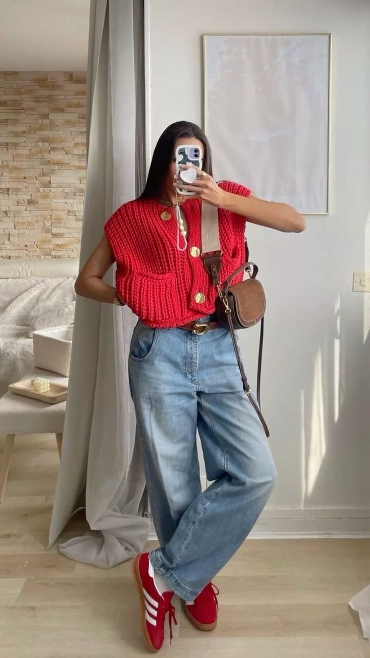 Πώς να φορέσεις τα πλεκτά στιλάτα χωρίς να μοιάζεις σαν μπόγος