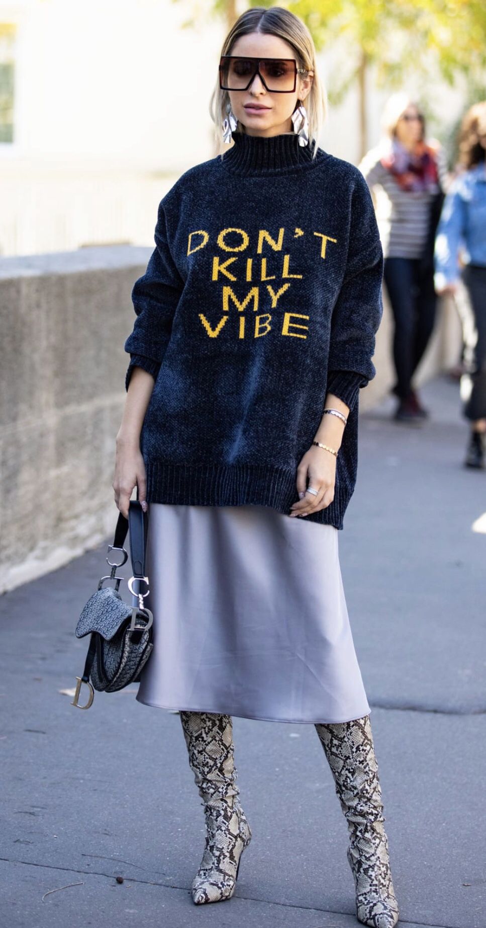 Πώς να φορέσεις τα πλεκτά στιλάτα χωρίς να μοιάζεις σαν μπόγος