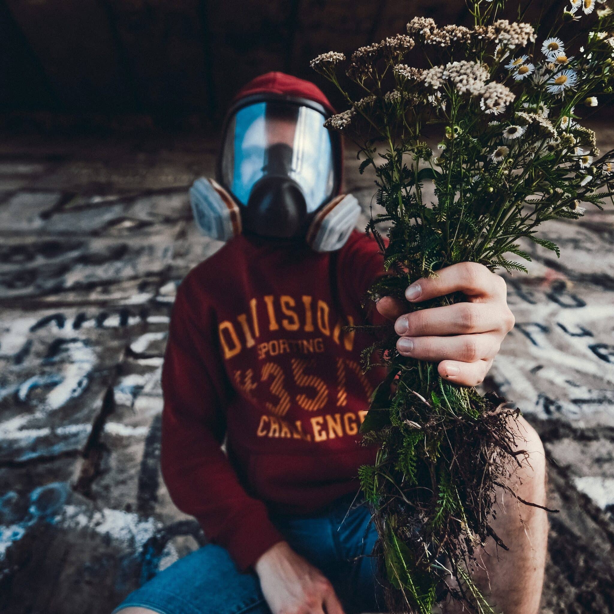 άντρας-με-ανθοδέσμη-