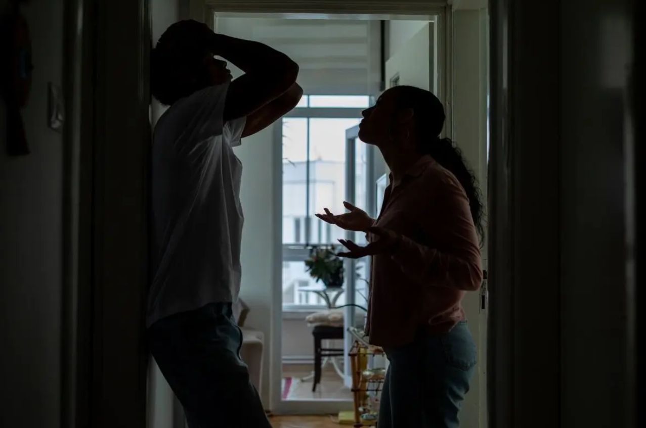 ζευγάρι-μαλώνει-