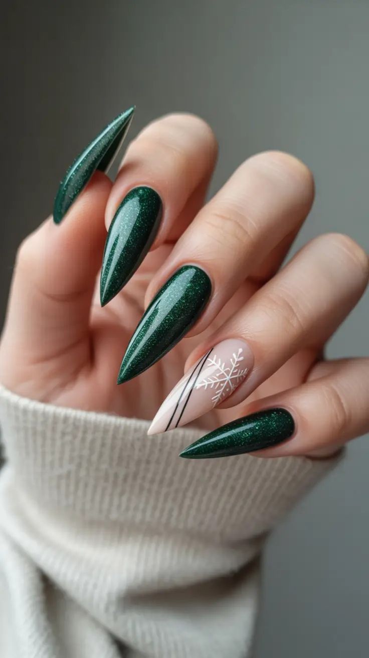 Πράσινα Χριστουγεννιάτικα νύχια: Οι καλύτερες ιδέες από το Pinterest