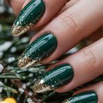 Πράσινα Χριστουγεννιάτικα νύχια: Οι καλύτερες ιδέες από το Pinterest