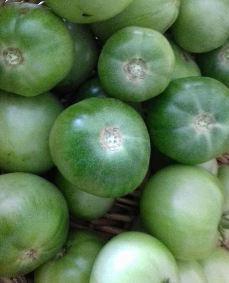 Πράσινες ντοματες τουρσί σε βάζο