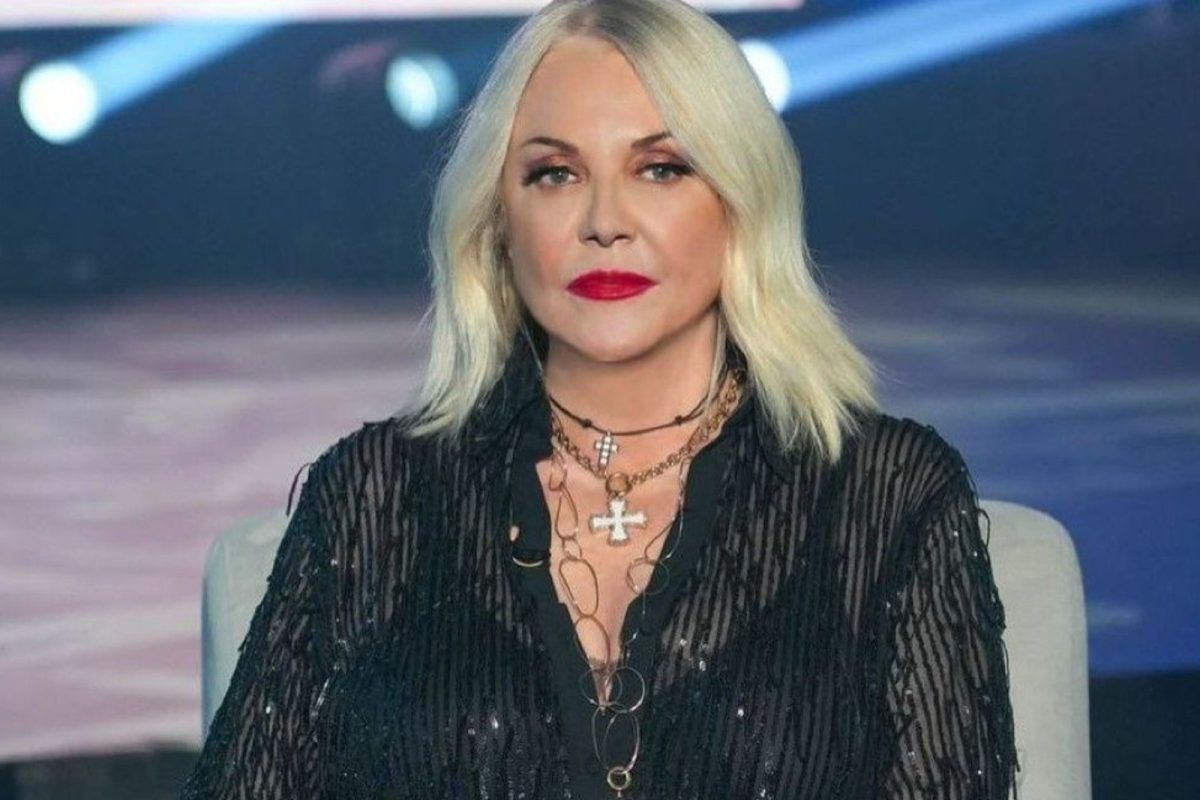 Ρούλα Κορομηλά: Στόλισε το Χριστουγεννιάτικο δέντρο της στο πιο σικ και διαχρονικό χρώμα