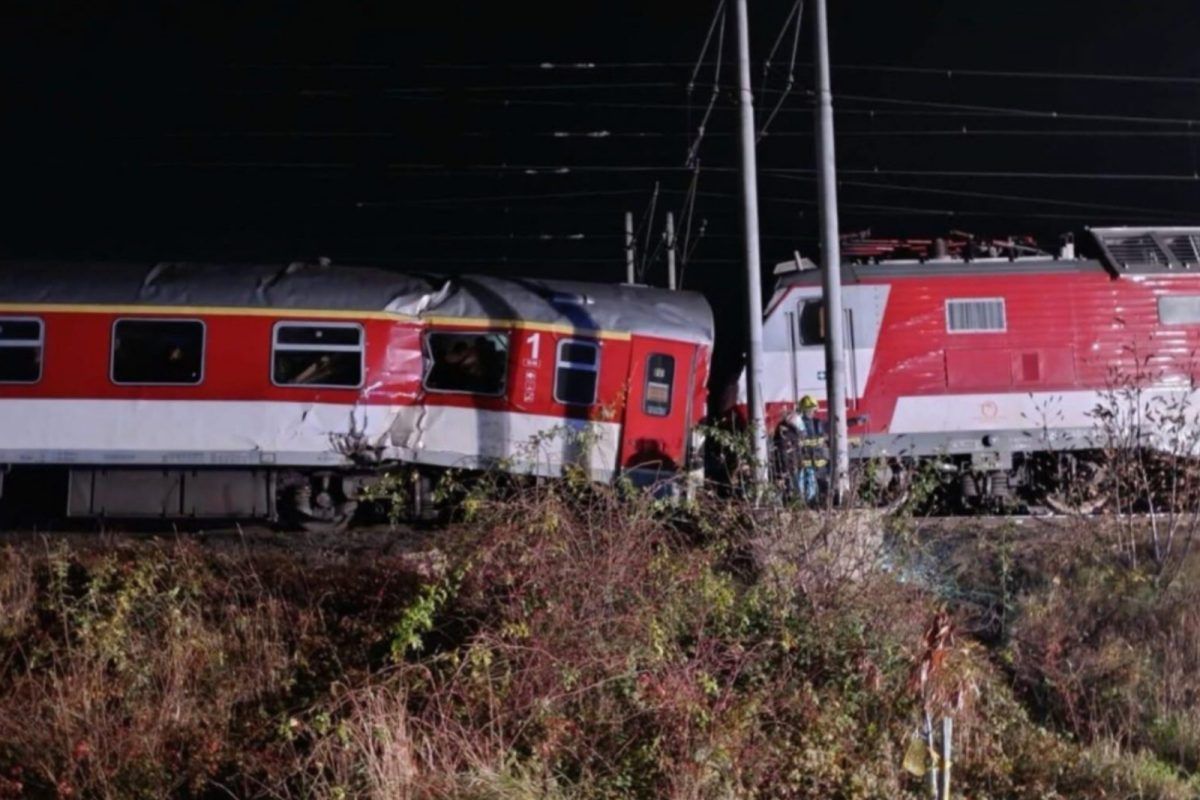 Σοβαρό σιδηροδρομικό δυστύχημα: Συγκρούστηκαν δύο τρένα (Φωτογραφίες και βίντεο)