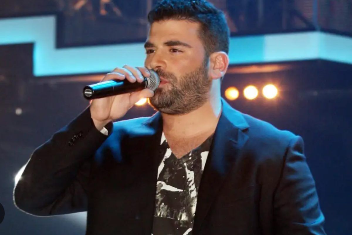 Ο Σπύρος Μαρτίκας ανέβασε φωτογραφία με τον Παντελή Παντελίδη και το «στημένο τραπέζι τζόγου» την βραδιά του θανάτου του