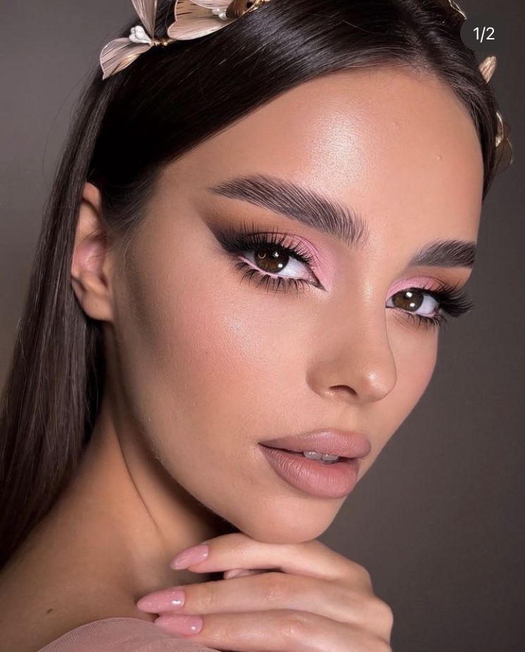 ροζ-σκιά-με-σβησμένο eye liner-