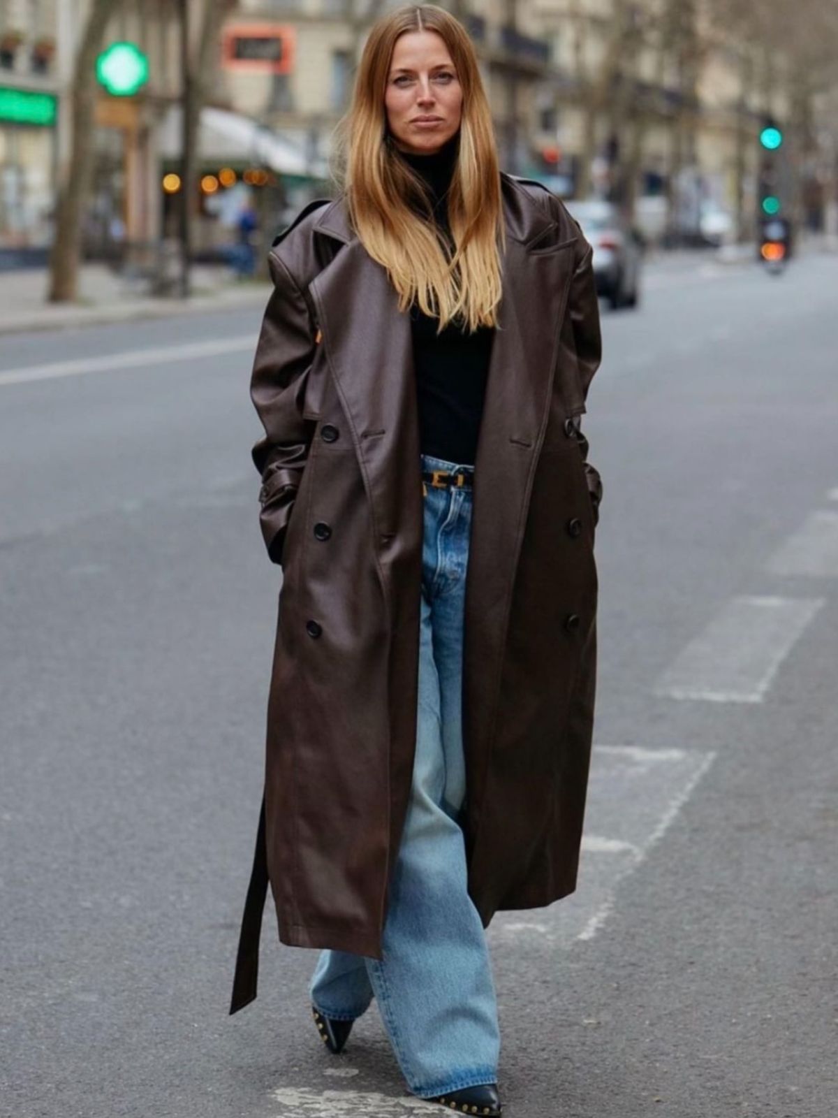 Τα 3 χρώματα στα ρούχα που θα κάνουν κάθε outfit να δείχνει πιο ακριβό