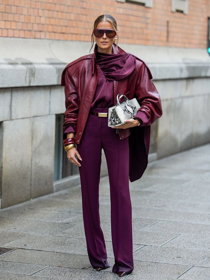 Τα 3 χρώματα στα ρούχα που θα κάνουν κάθε outfit να δείχνει πιο ακριβό