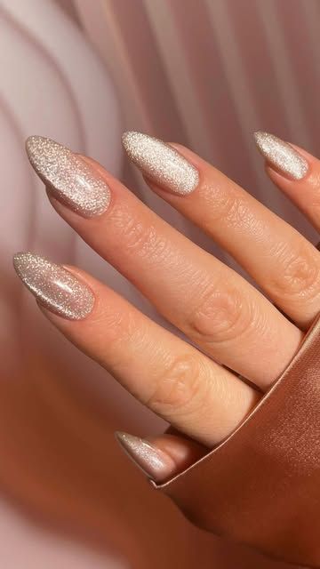 Τα πιο εντυπωσιακά Χριστουγεννιάτικα νύχια για τα φετινά Χριστούγεννα