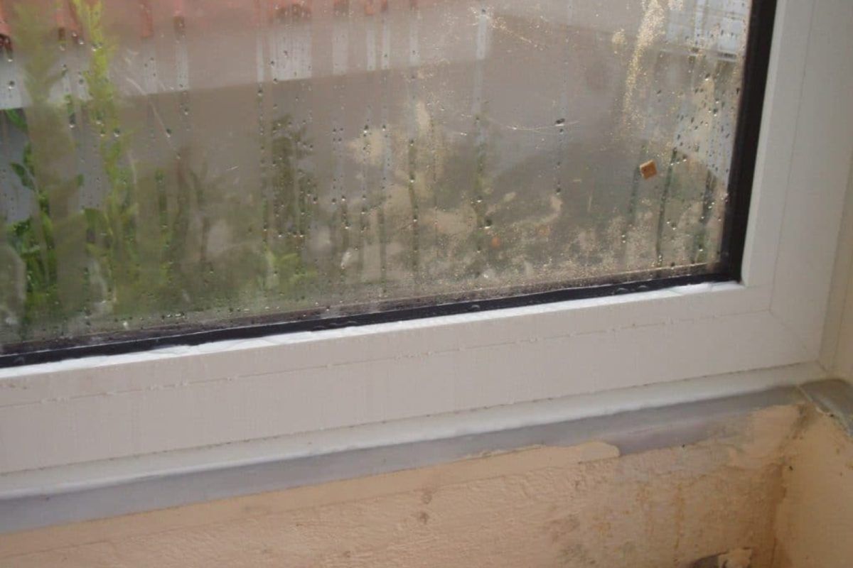 Το άγνωστο κόλπο για να ρυθμίσετε το παράθυρο σας σε «χειμερινή λειτουργία» και να ζεστάνετε το σπίτι σας χωρίς κόστος