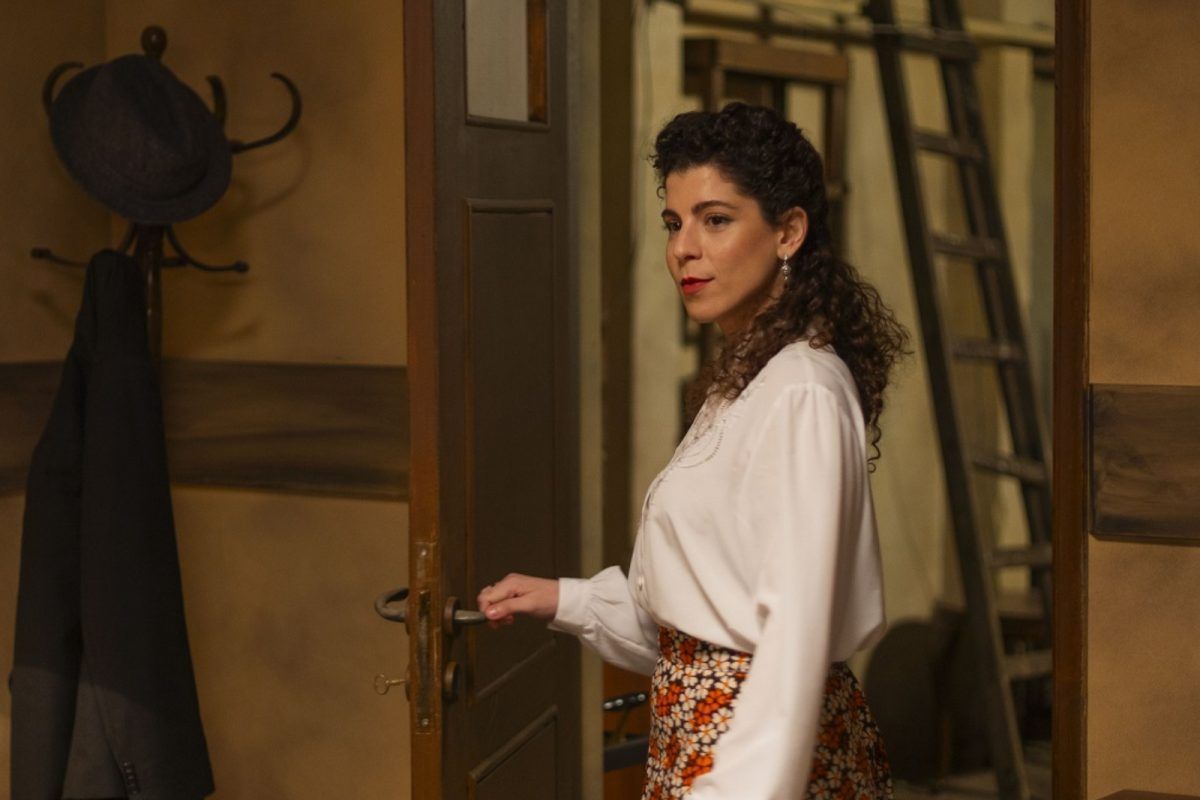 Το σπίτι δίπλα στο ποτάμι: Η Ασπασία παρατά τον Σταύρο και τα παιδιά και φεύγει με τον Λεωνίδα