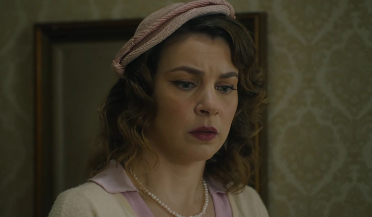 Το Σπίτι δίπλα στο ποτάμι-Ιουλία