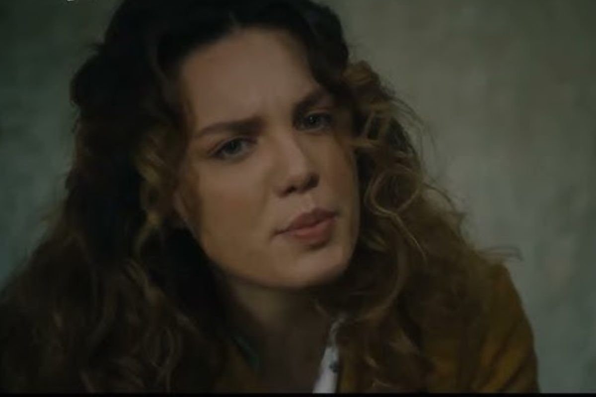 Το σπίτι δίπλα στο ποτάμι: Ο Λάμπρος επιτίθεται στην Πολυξένη