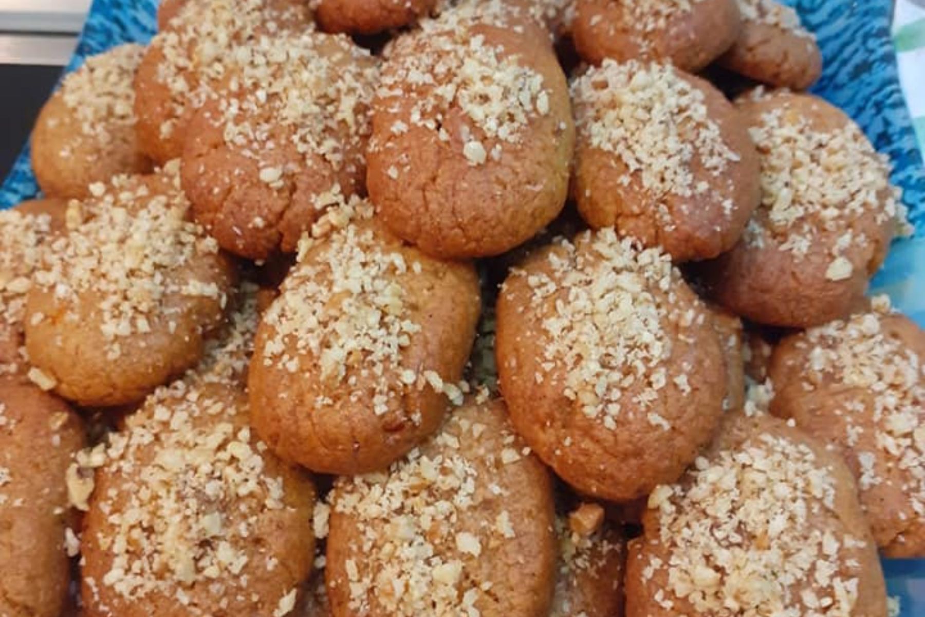 Τραγανά μελομακάρονα με το πιο πετυχημένο σιρόπιασμα