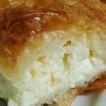 τυρόπιτα-με-κρεμώδη-γέμιση-