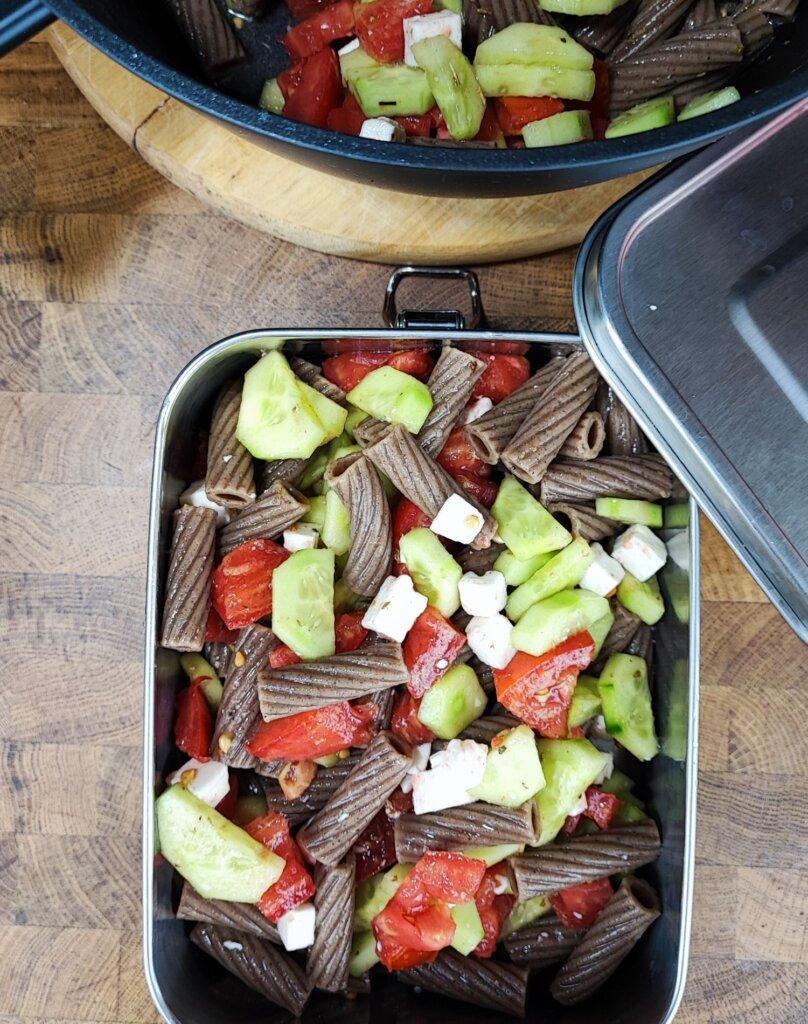 χωριάτικη-μακαρονοσαλάτα- χωριάτικη-μακαρονοσαλάτα-