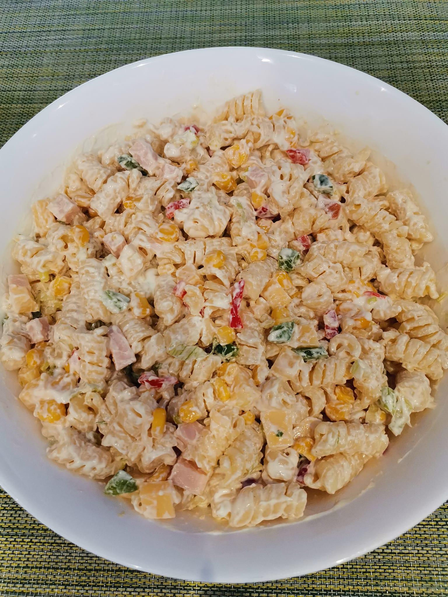 μακαρονοσαλάτα-με-βίδες-και-πιπεριές- μακαρονοσαλάτα-με-βίδες-και-πιπεριές-