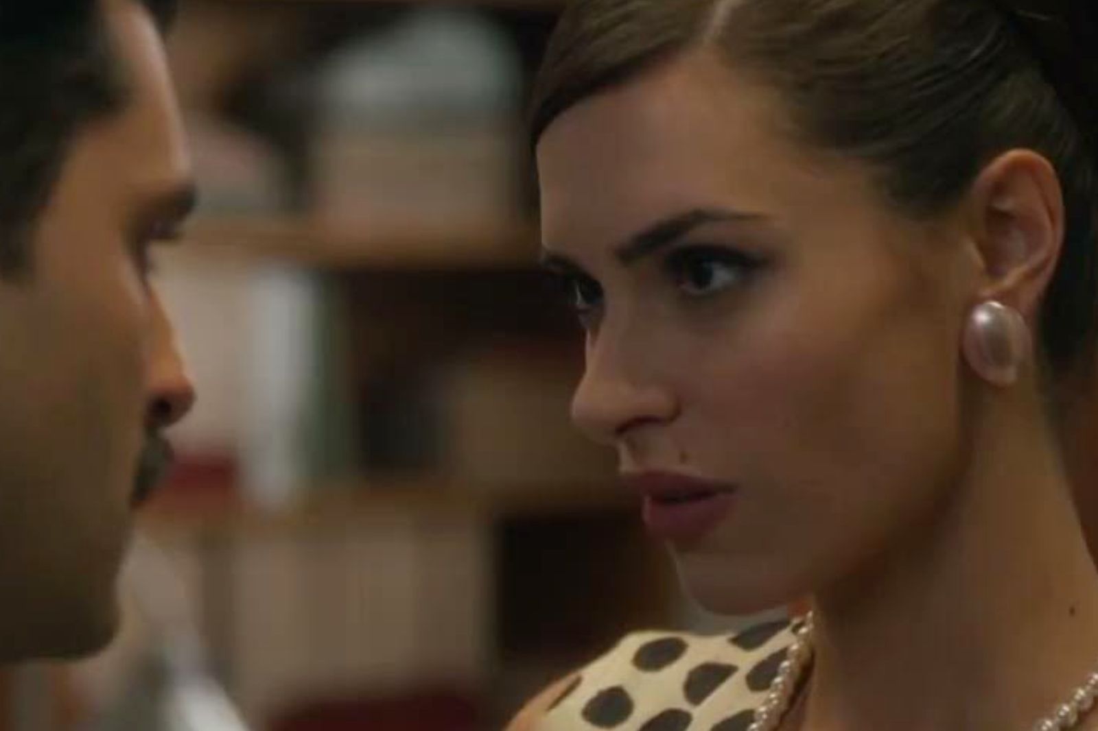 Porto Leone: Ο Ανδρέας μαθαίνει ποια είναι πραγματικά η Άντζελα και την κάνει βούκινο