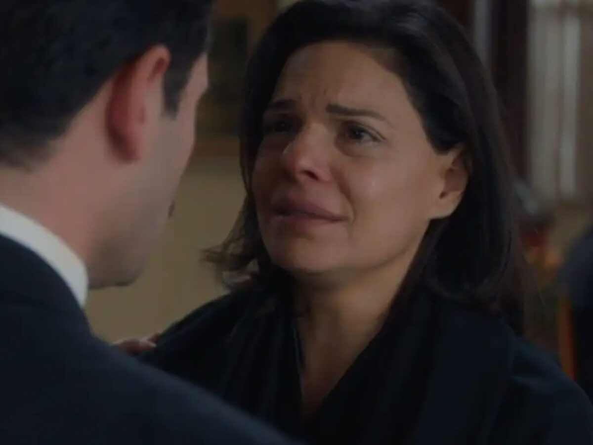 Porto Leone: Του λέει όλη την αλήθεια και με δάκρυα στα μάτια τον εκλιπαρεί για συγχώρεση