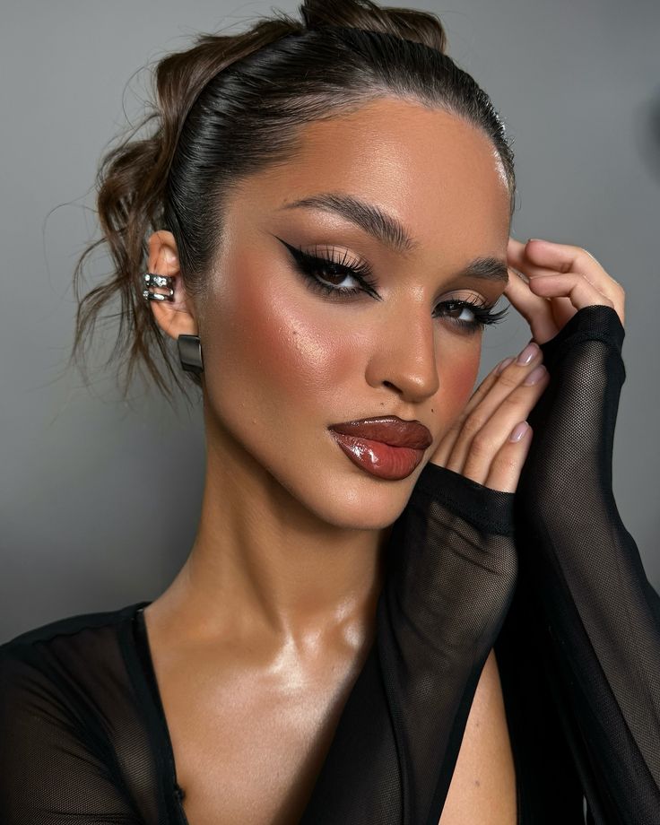 sleek-χτένισμα-με-κότσο-