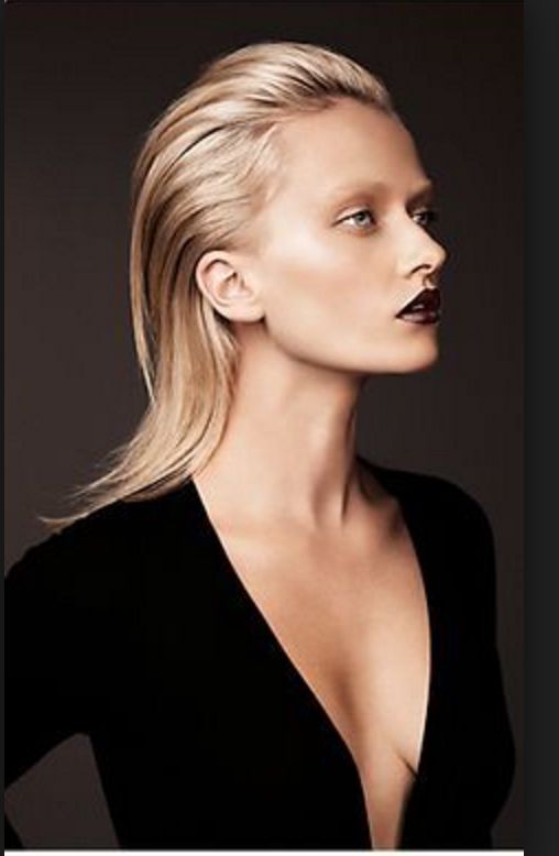 Sleek χτενίσματα για το Χριστουγεννιάτικο ρεβεγιόν που ταιριάζουν σε κάθε γυναίκα