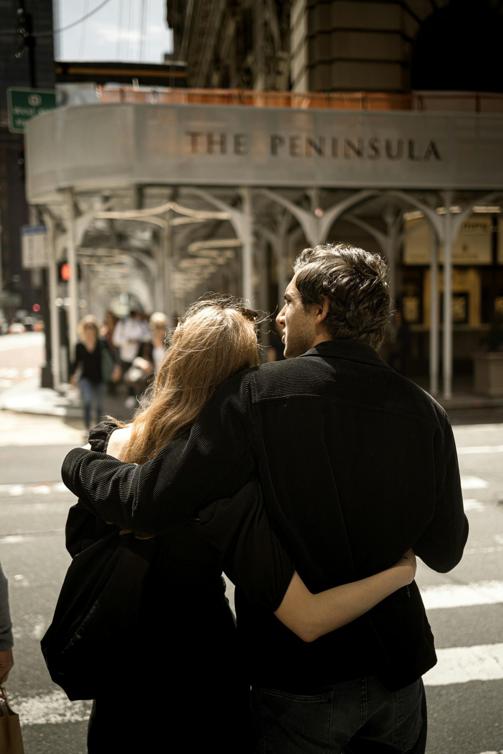 ζευγάρι-αγκαλιά-