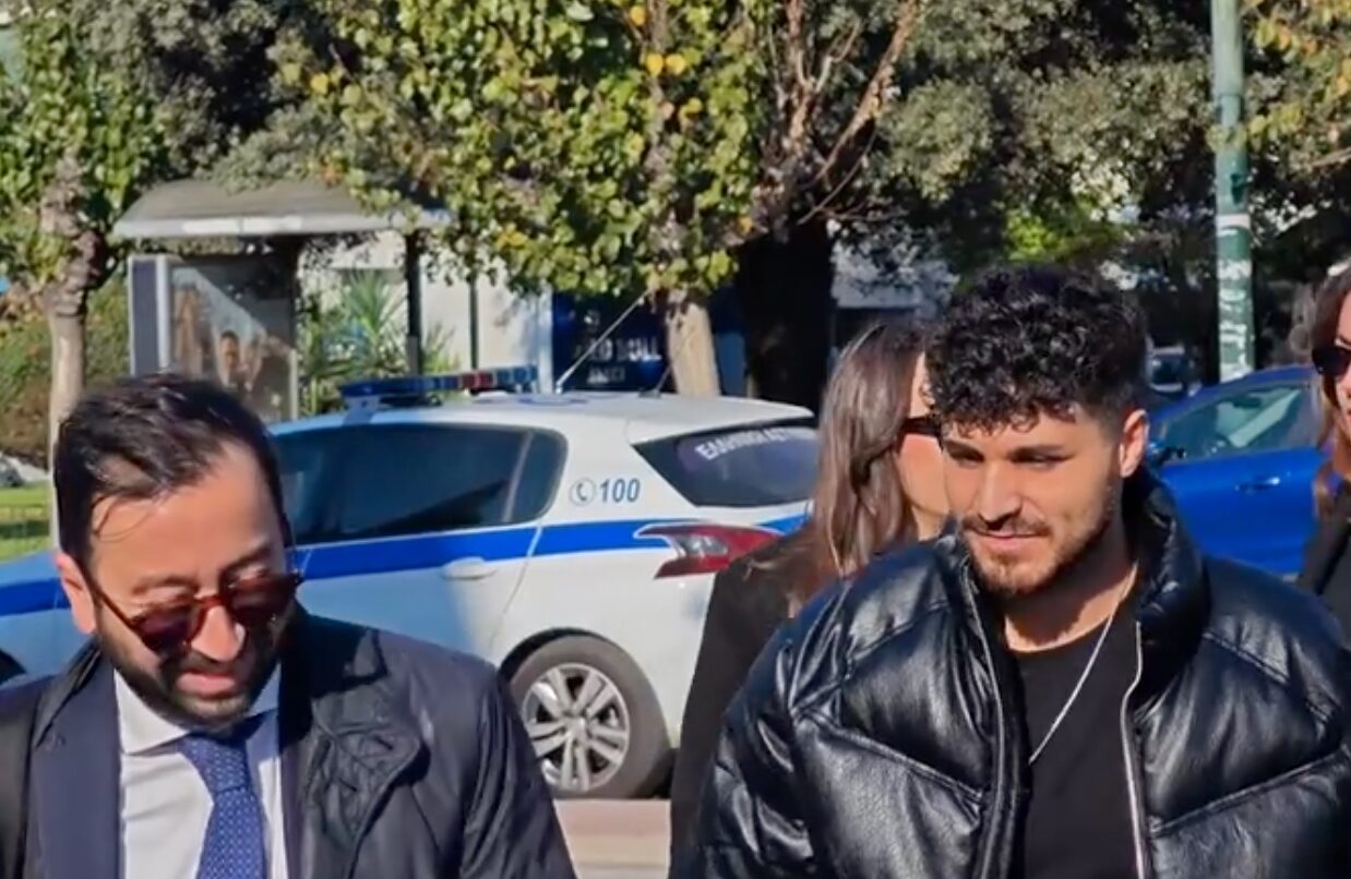 Αυτός είναι ο 21χρονος τραγουδιστής που κατηγορεί τον Μαζωνάκη για ασέλγεια (Φωτογραφία)