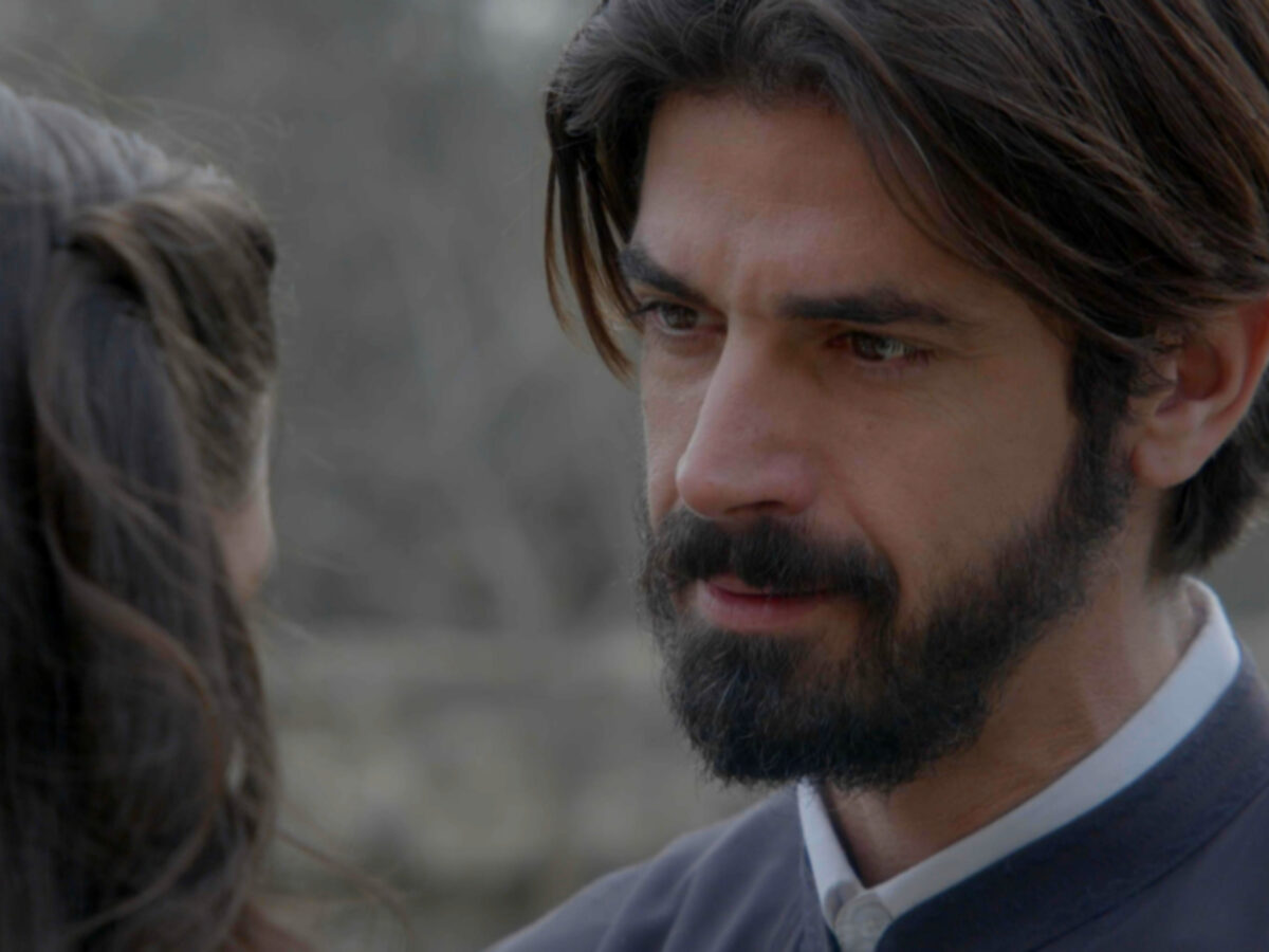 Άγιος Έρωτας: Θυσιάζει τον εαυτό και την γλιτώνει από τον θάνατο