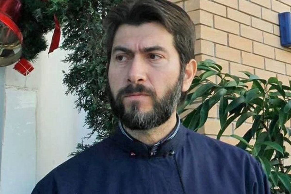 Ανατροπή στην υπόθεση του πατρός Αντωνίου: «Δεν υπήρξε ποτέ ασέλγεια. Μου έταξαν χρήματα για να πω όλα αυτά» δηλώνει βασικός μάρτυρας κατηγορίας