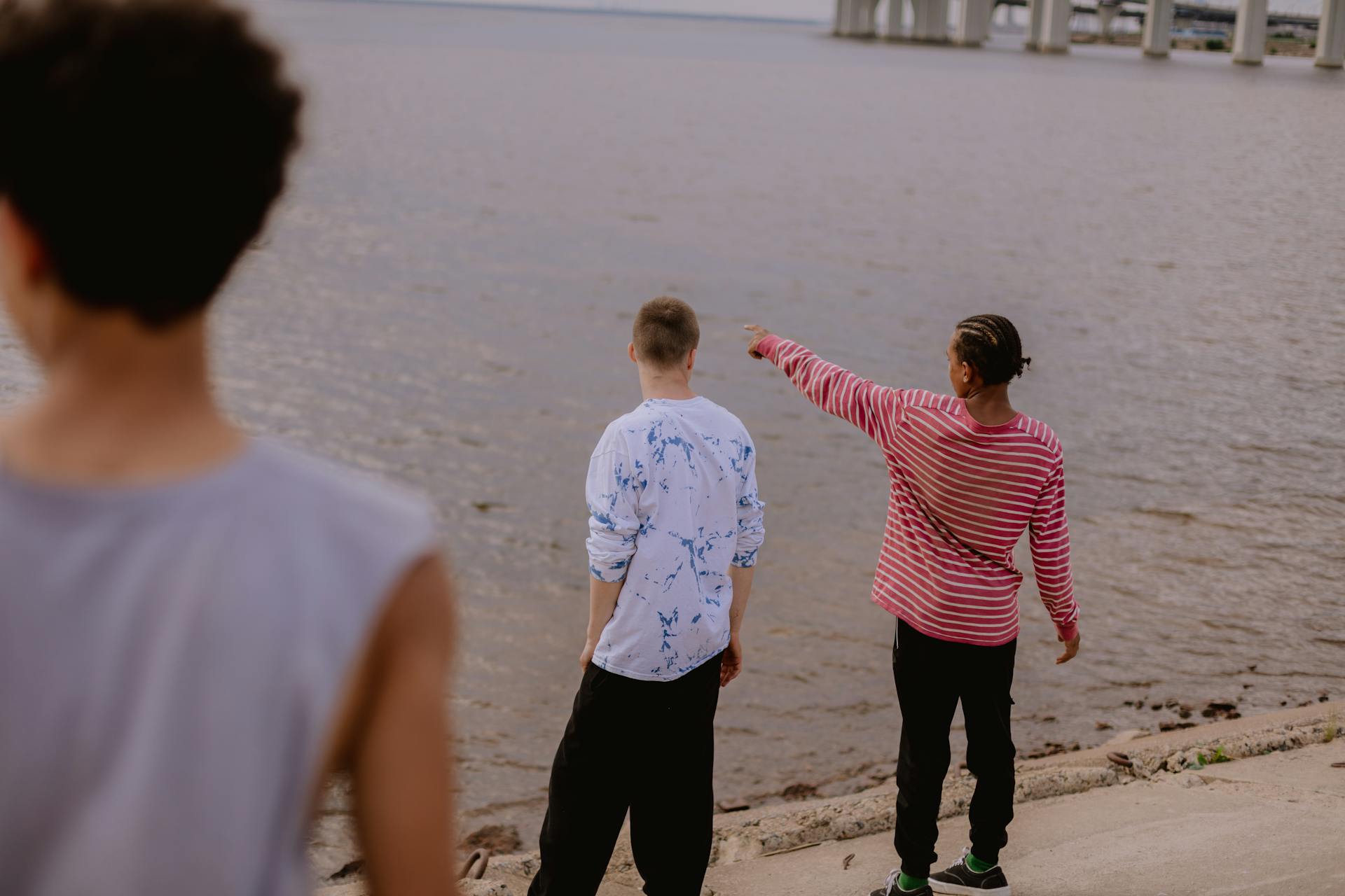 έφηβοι-στη-θάλασσα-