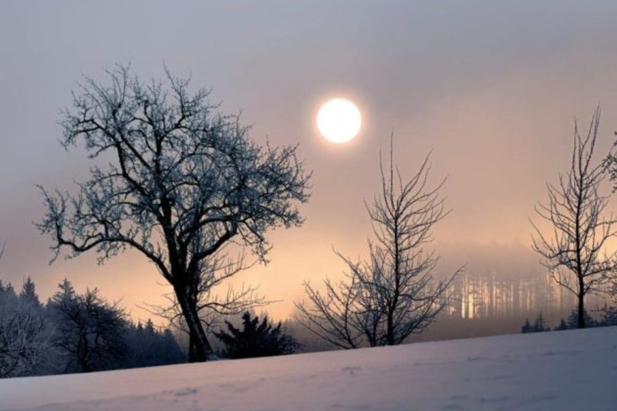 Χειμερινό ηλιοστάσιο 2025 : Πότε έρχεται η μεγαλύτερη νύχτα του Χρόνου