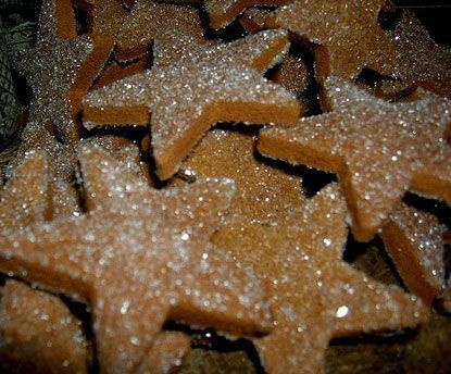 Χριστουγεννιάτικα στολίδια από ζύμη κανέλας και μήλου