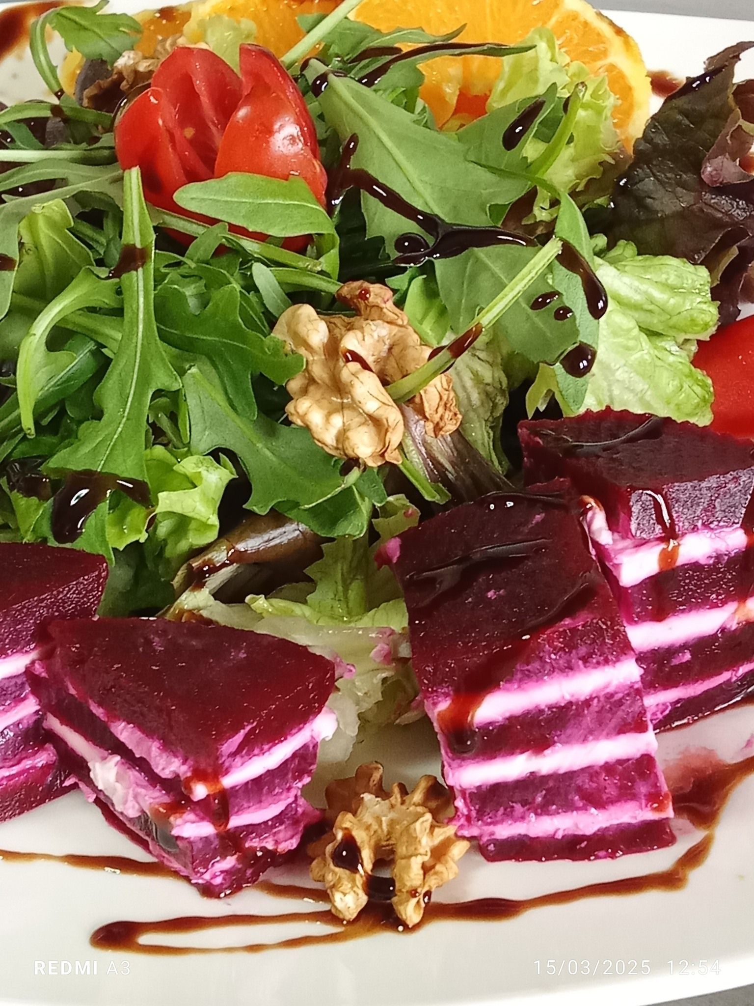 χριστουγεννιάτικη-σαλάτα-με-παντζάρι-