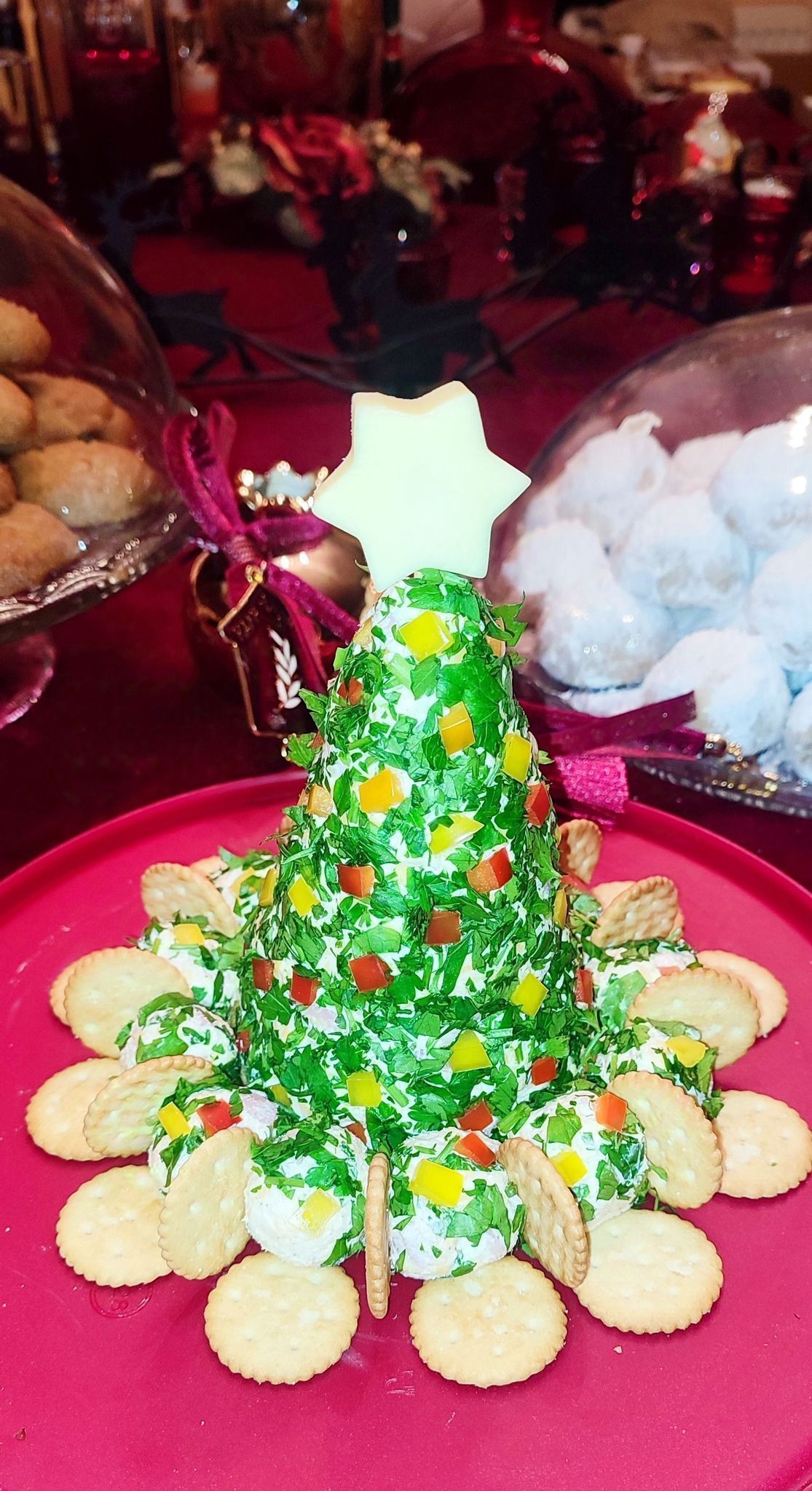 Χριστουγεννιάτικο-δέντρο από τυρί-