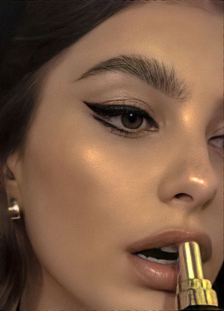 μαύρο-eye liner-με-μολύβι- μαύρο-eye liner-με-μολύβι-