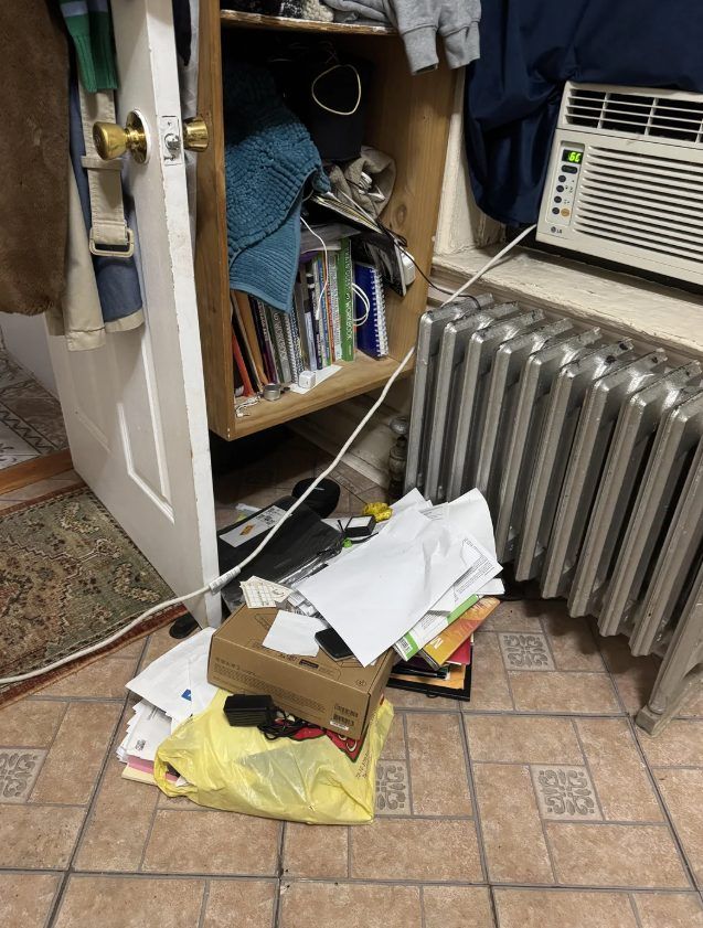 ακατάστατο-σπίτι- ακατάστατο-σπίτι-