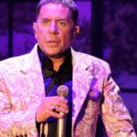 Εξώδικο στον Γιώργο Μαζωνάκη έστειλε επιχειρηματίας νυχτερινών κέντρων - Ο λόγος